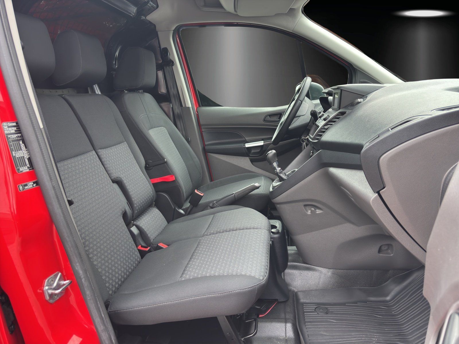 Fahrzeugabbildung Ford Transit Connect 1.0 200 (L1) Trend SHZ/AHK/PDC/