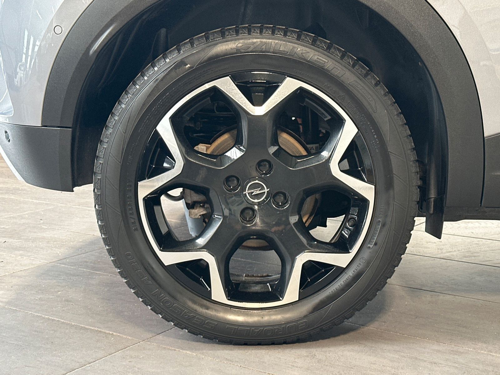 Fahrzeugabbildung Opel Mokka-e Ultimate NAV+LED+KAM+SHZ+KEYLESS+PDC+DAB