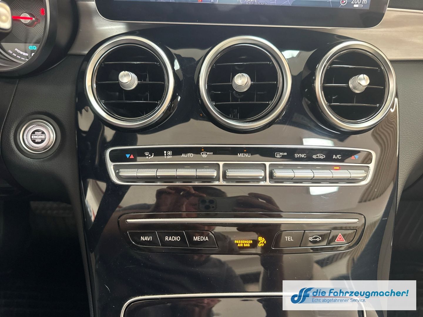 Fahrzeugabbildung Mercedes-Benz C 200 Cabrio 4Matic Sportpaket AMG LED Leder Mem
