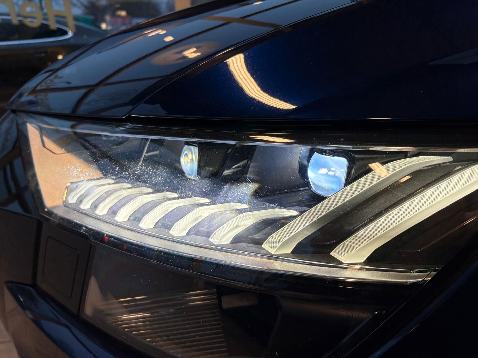 Fahrzeugabbildung Audi Q8 50 TDI Quattro S-Line HA Lenkung 22-zoll