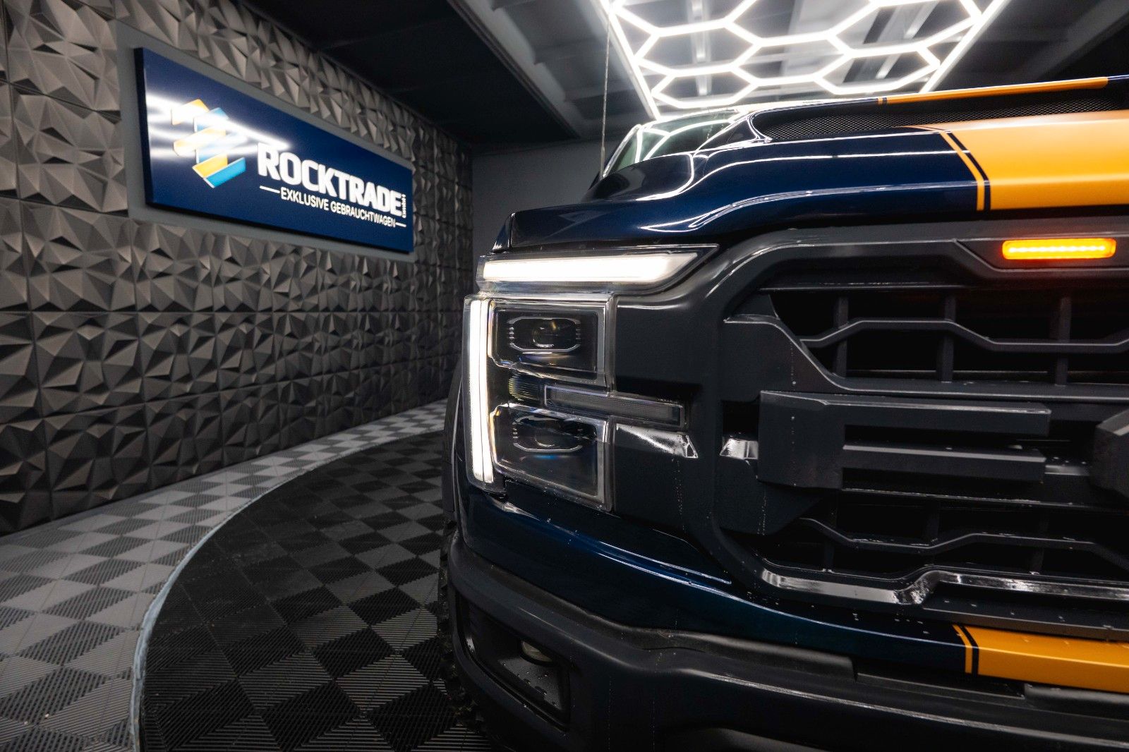 Fahrzeugabbildung Ford F150 5.0L V8 4x4 Offroad SuperCrew RAPTOR 19%