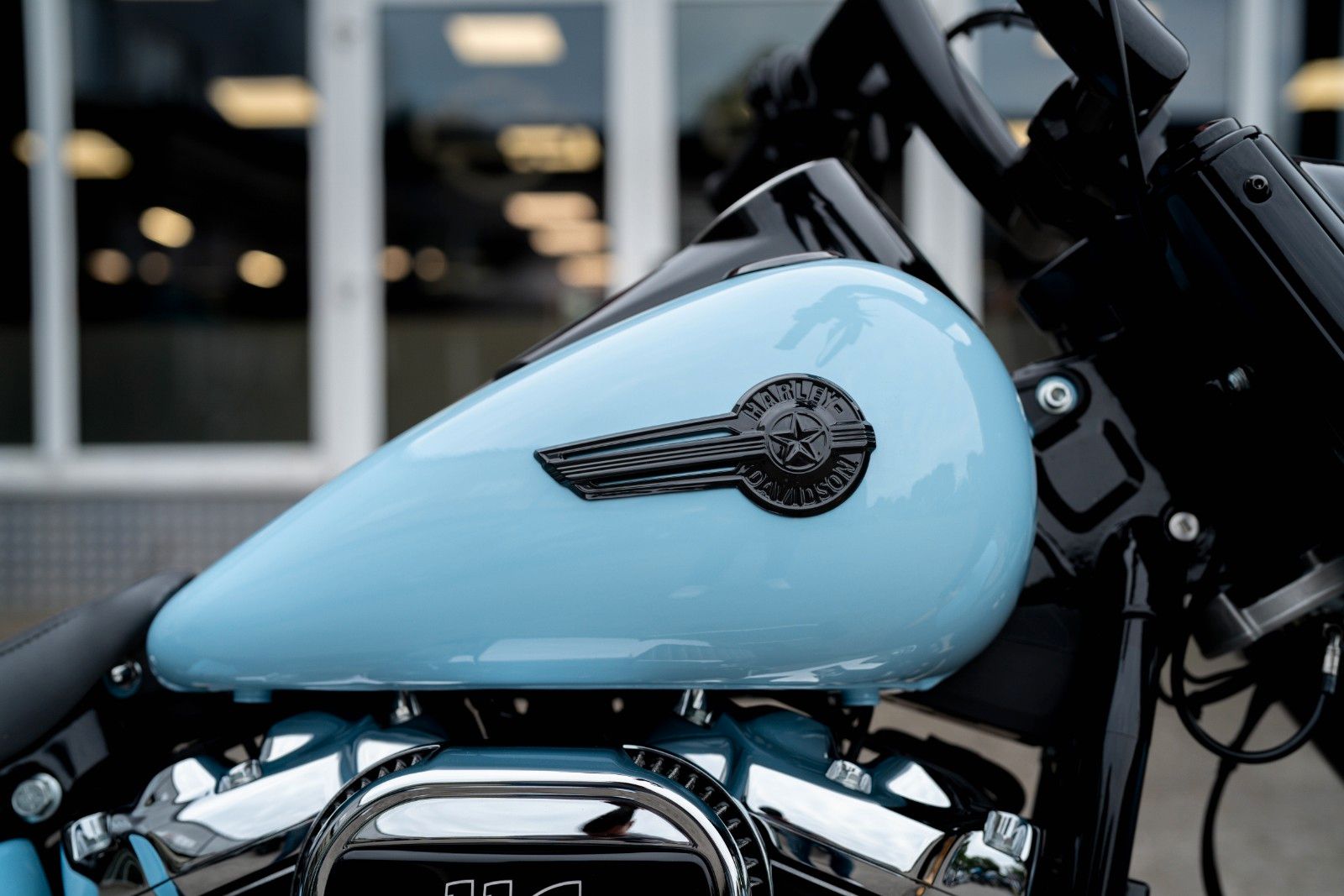Fahrzeugabbildung Harley-Davidson Light Blue FAT BOY FLFBS 114 - Jekill & Hyde-