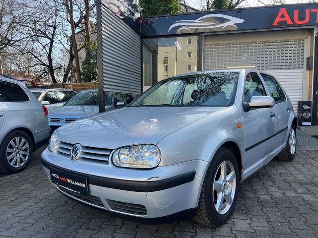 Volkswagen Golf Basis