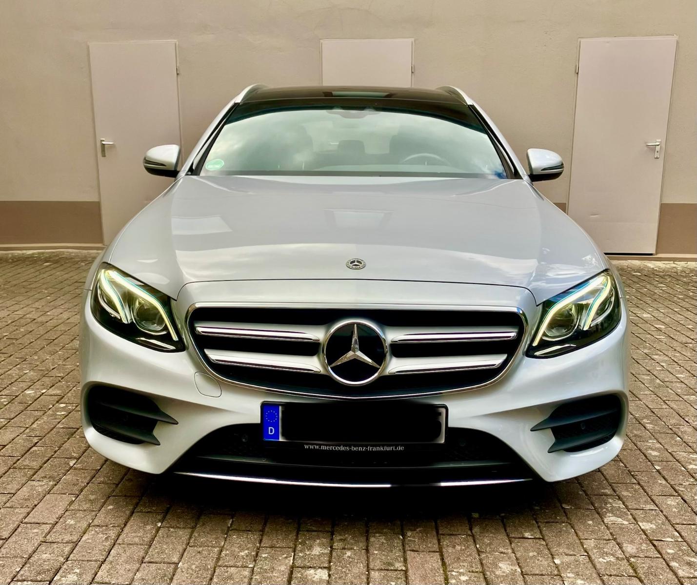 Mercedes-Benz E 220 d AMG*Leder*Standheizung*LED*Navi !!!