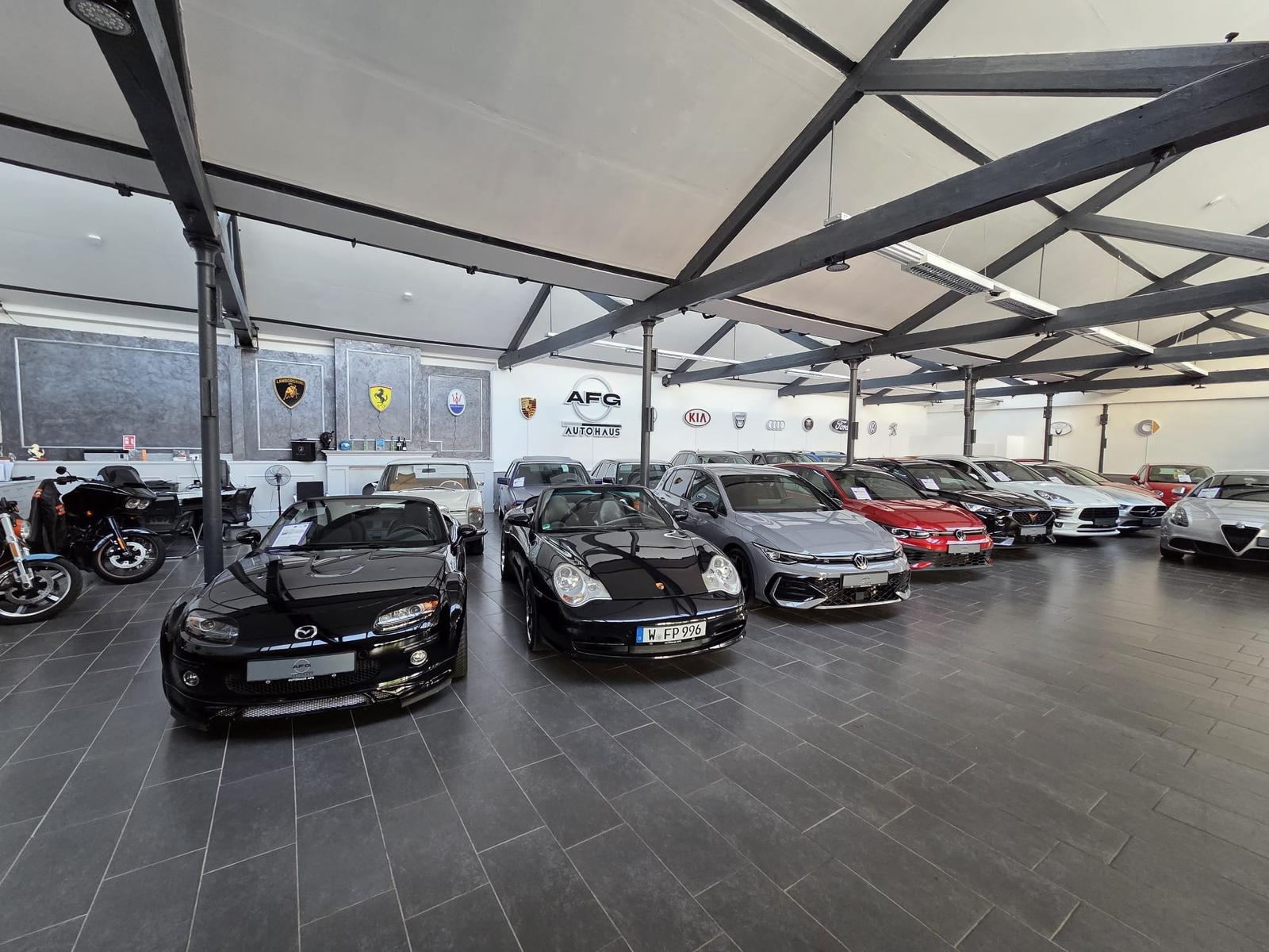 showroom-image-top
