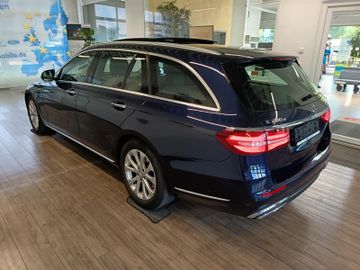 Mercedes E 200 - 4