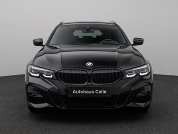 Fahrzeugabbildung BMW 330e M Sport Panorama Kamera HUD DAB HiFi Komfor