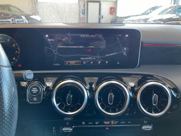 Mercedes-Benz A35 AMG 4Matic *PANO*LED*PDC*CARPLAY*