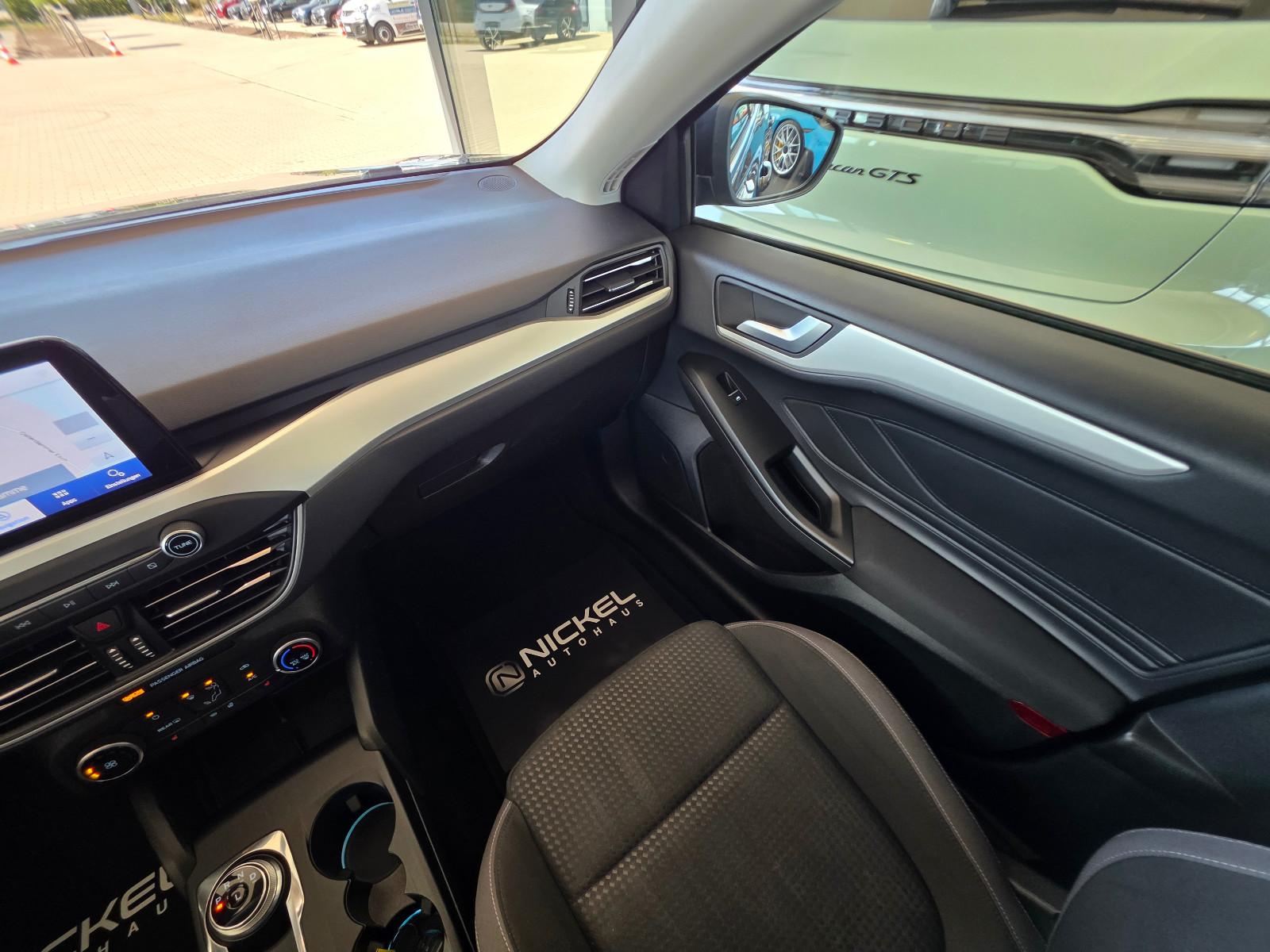 Ford Focus Tur. Titanium*Led*Ahk*Acc*Kamera*Pano*B&O*
