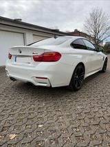 BMW M4 Coupé M4 deutsches Fahrzeug - BMW M4: Coupe