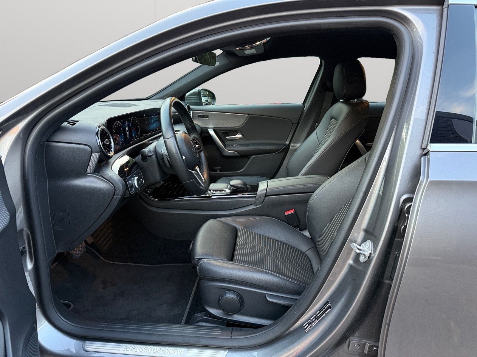 Fahrzeugabbildung Mercedes-Benz A 220 A -Klasse*LED*8Fach Alu*Sehr gepflegt