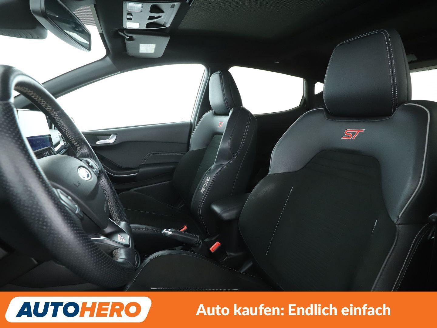 Ford Fiesta 1.5 EcoBoost ST *NAVI*LED*TEMPO*PDC*PANO*