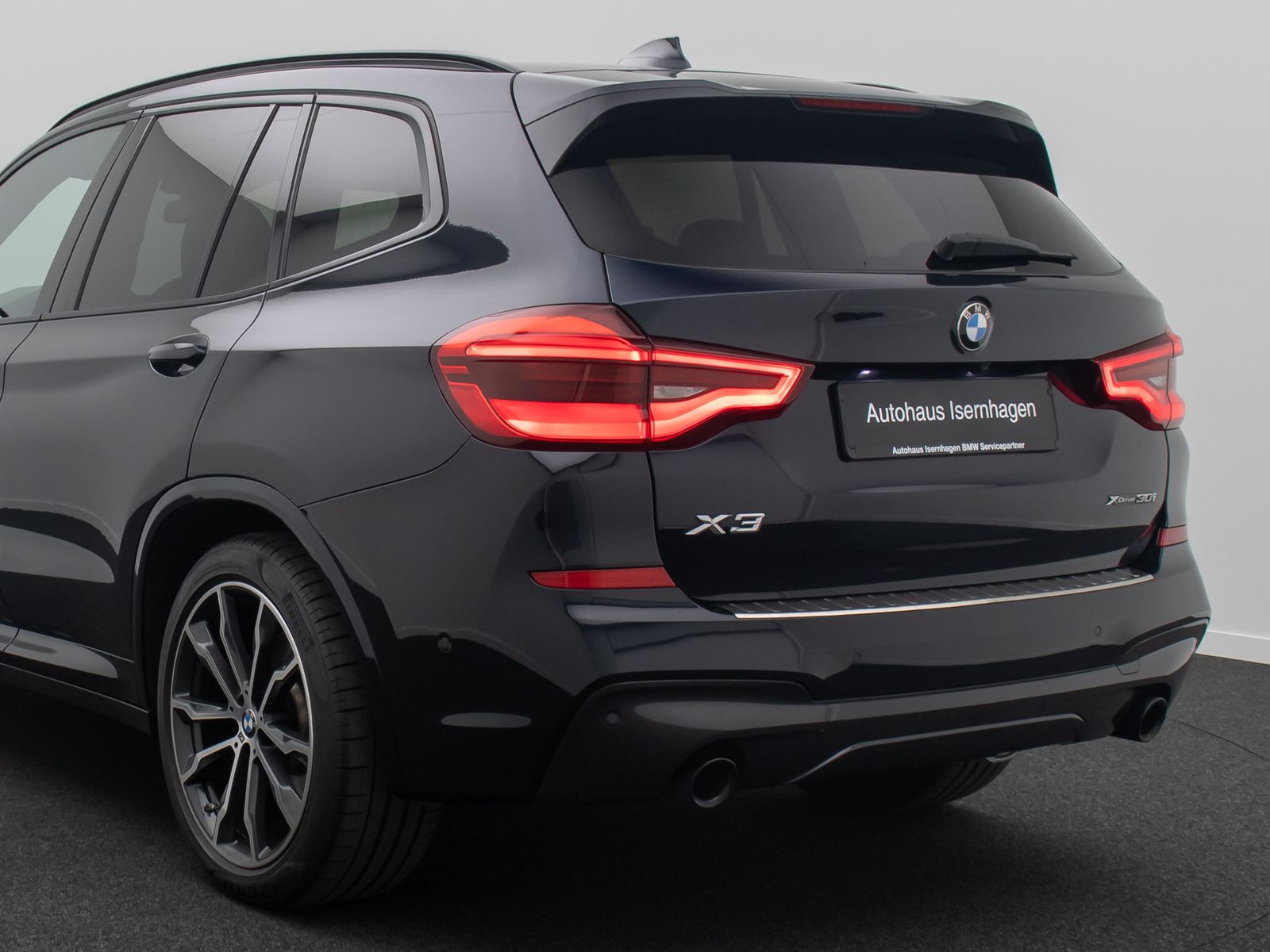 Fahrzeugabbildung BMW X3 xD30i M Sport DAB AHK Kamera Alarm HUD 20Zoll