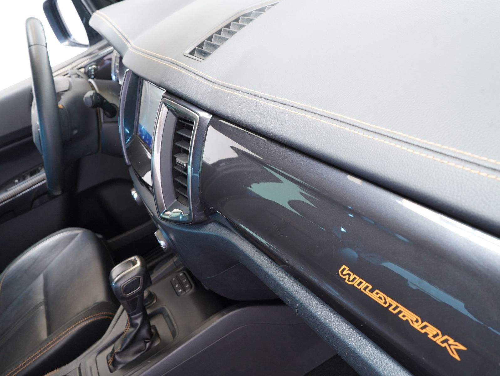 Fahrzeugabbildung Ford Ranger 2.0 TDCi Wildtrak 4x4 Doppelkabine