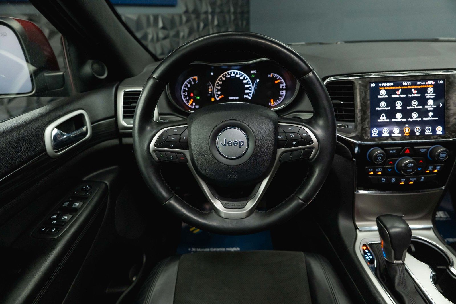 Fahrzeugabbildung Jeep Grand Cherokee 3.6 4x4 Altitude *Pano*CarPlay*