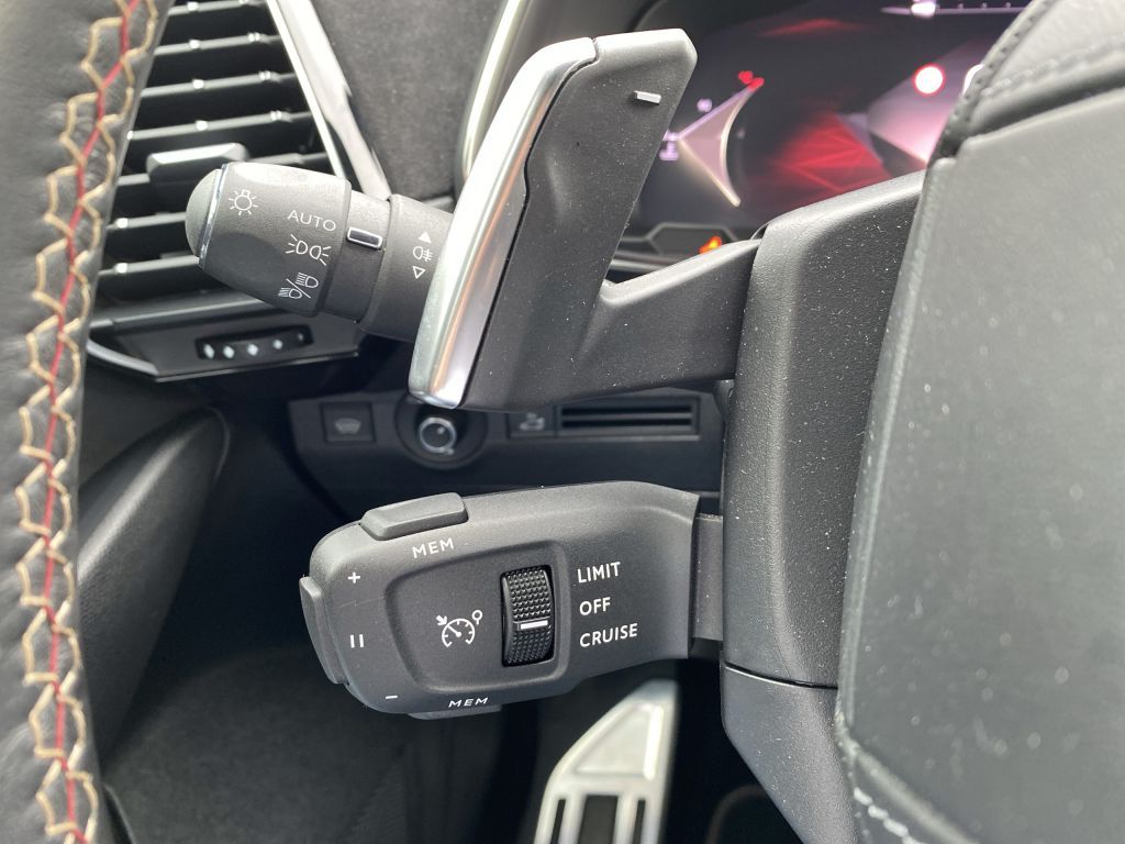 Fahrzeugabbildung DS Automobiles DS7 BlueHDI 130 Aut. PERFORMANCE LINE + *AZV*