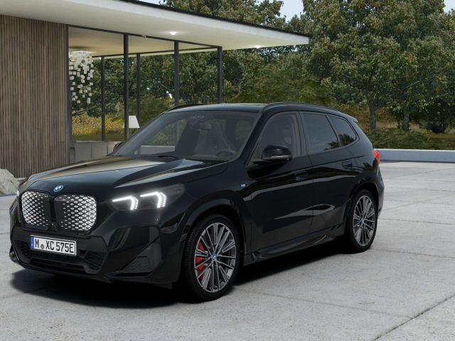 BMW iX1 xDrive30 M Sport