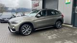 BMW X1  20 I X Drive Sport Line * AHK * Navi * Pano - silberne BMW X1
