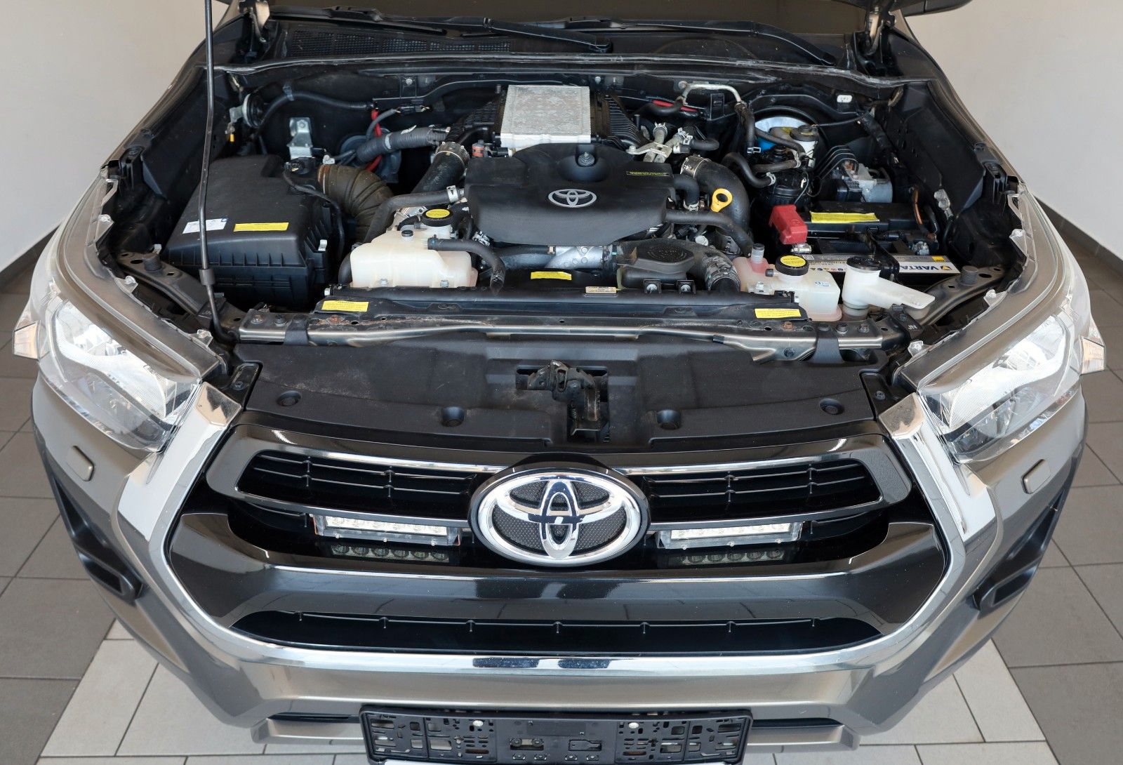 Fahrzeugabbildung Toyota Hilux 2.8 D-4D Comfort,Kamera,Rollbügel,AHK
