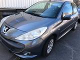 Peugeot 206+ 2011 model Klima  Zahnrıemen neu - Peugeot 206 in Wuppertal