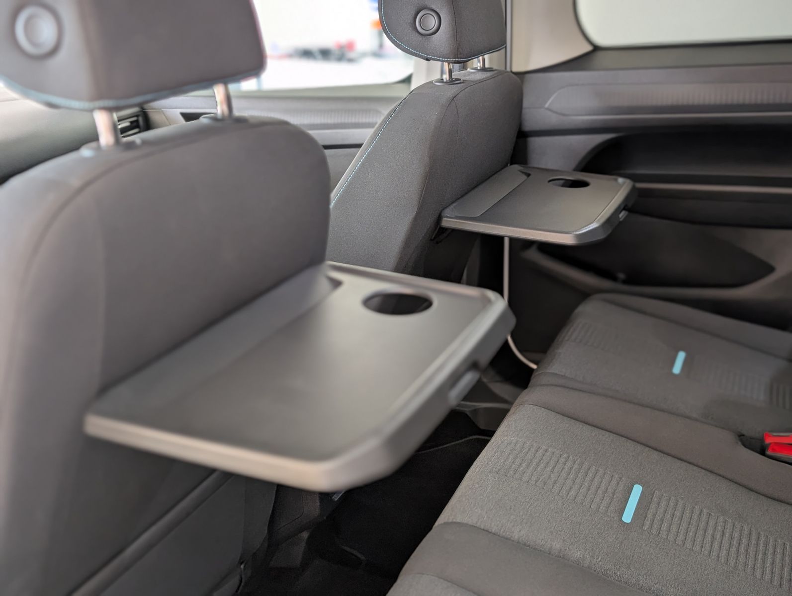 Fahrzeugabbildung Ford Tourneo Connect L2 Active 7-SI Bi-LED PANO AHK C