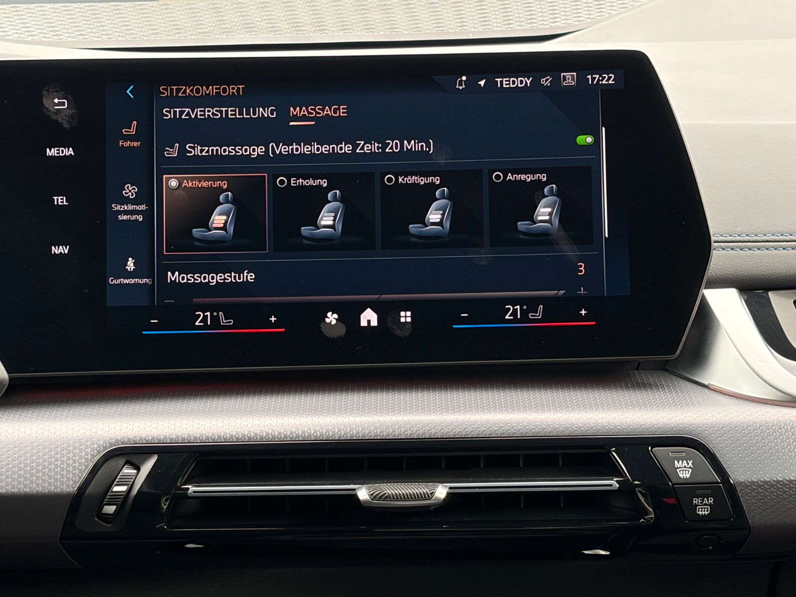 Fahrzeugabbildung BMW 218i Active Tourer M Sport Alcan. Massage CAM