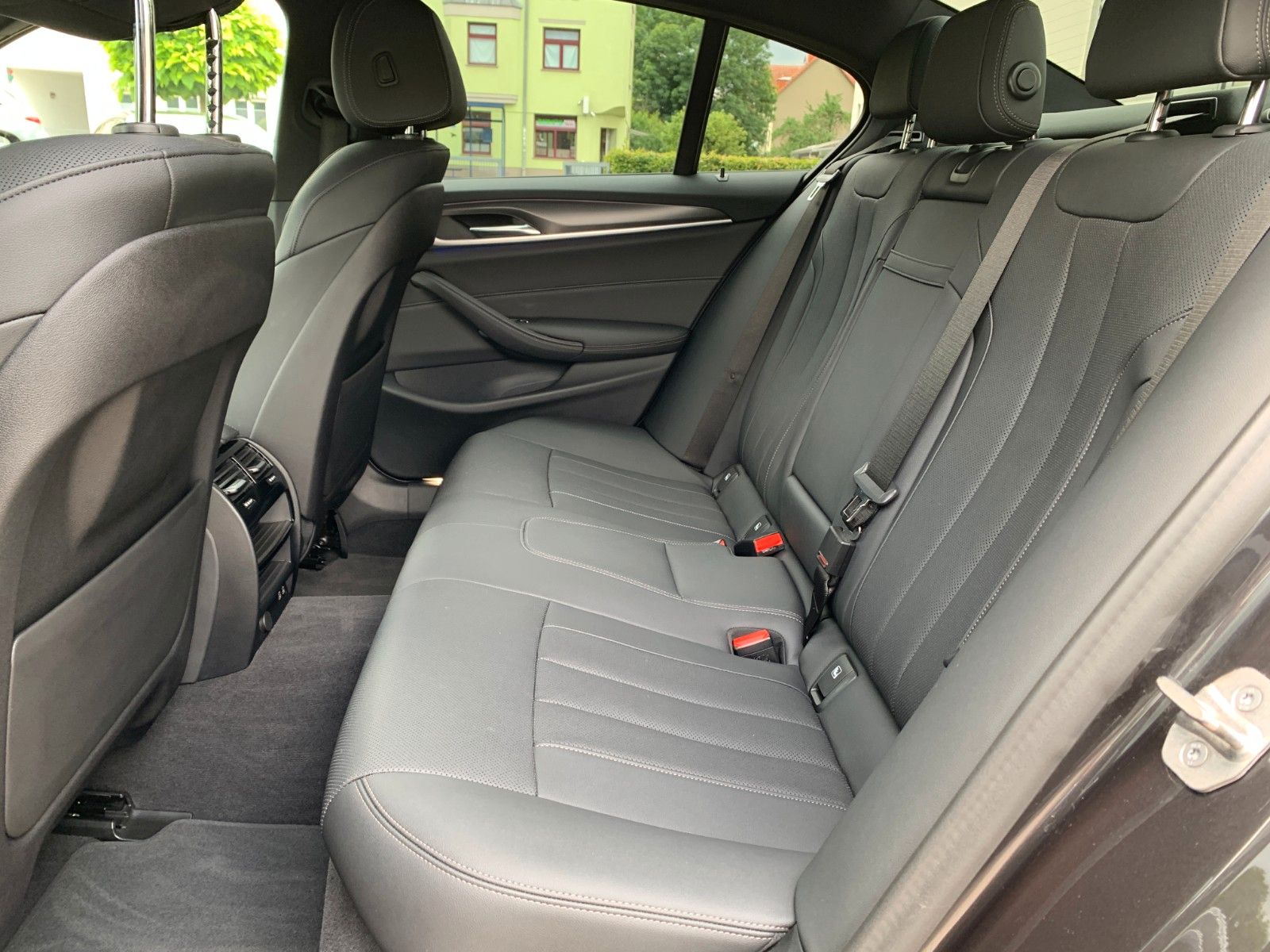 BMW 520i M-Sport Limousine LED+HiFi+DrivAssist+LEDER foto 10