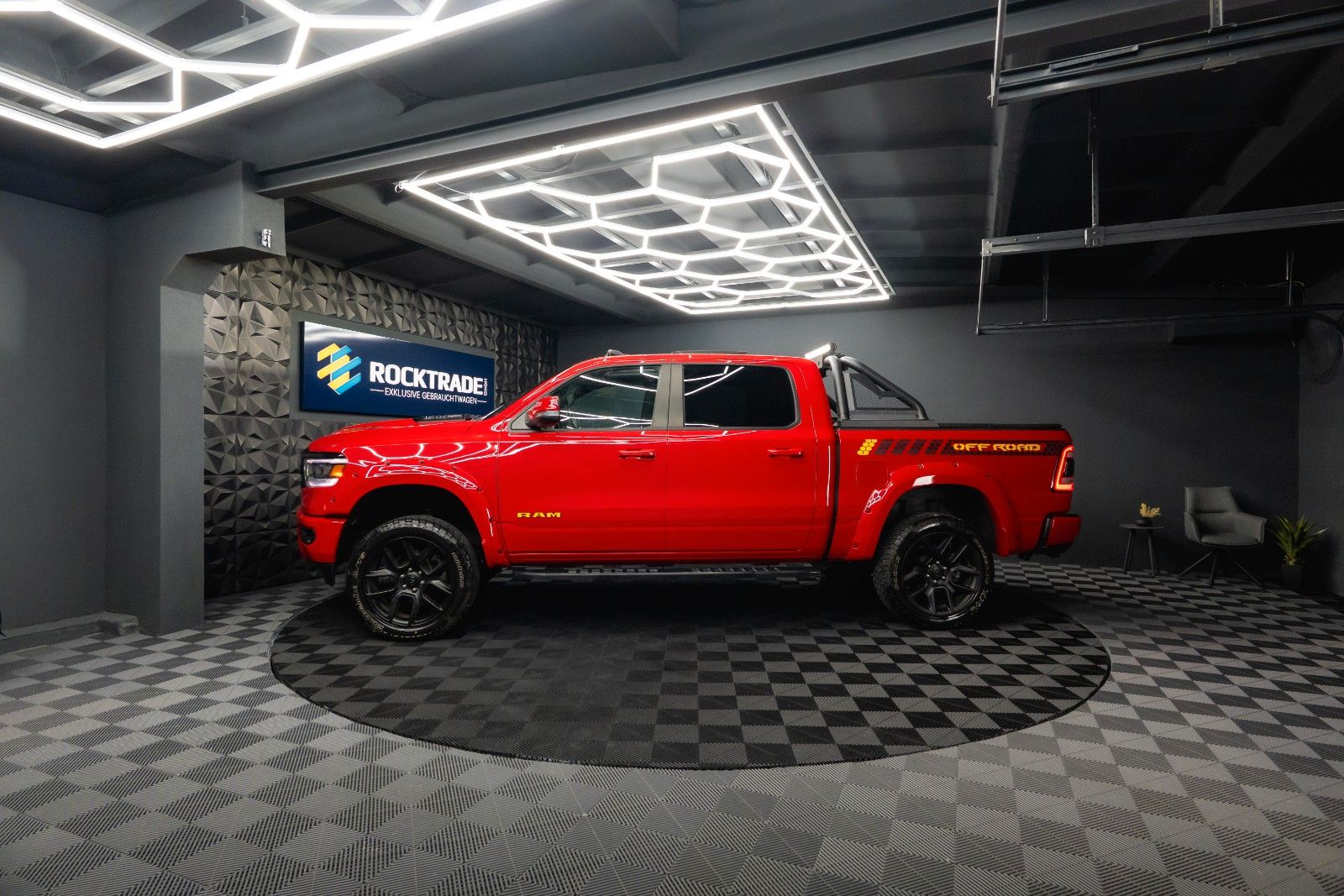 Fahrzeugabbildung Dodge RAM 5.7 V8 HEMI 4x4 LARAMIE LPG Offroad-Bodylift