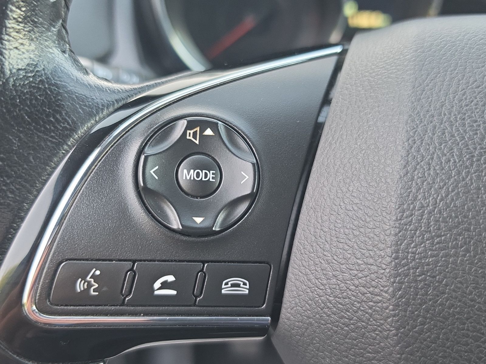 Fahrzeugabbildung Mitsubishi ASX Plus 4WD ALLRAD AUS 1.HAND AHK KAMERA