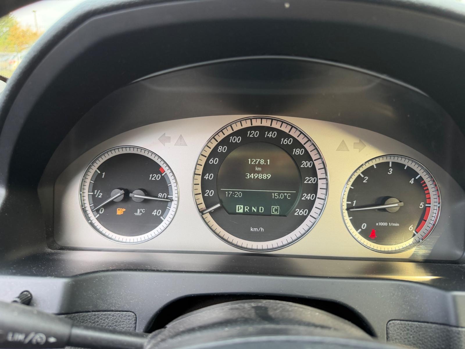 Mercedes-Benz C200 2009 — photo 15