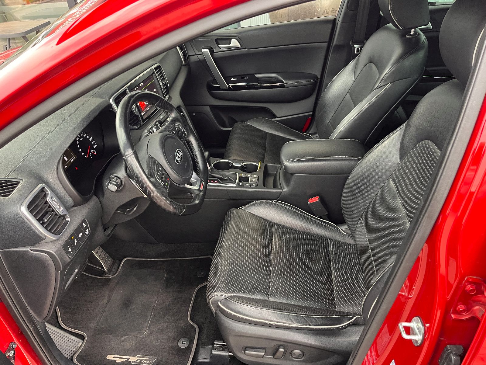 Fahrzeugabbildung Kia Sportage GT-Line 4WD 2.0 CRDI Automatik