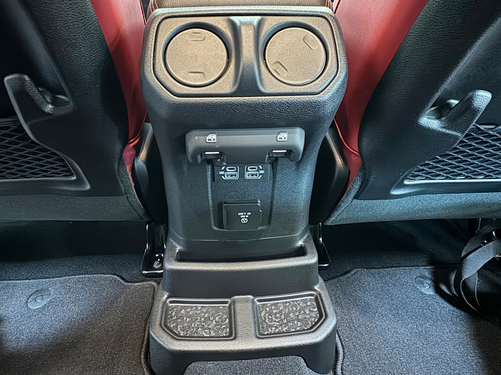 Fahrzeugabbildung Jeep RUBICON 392-V8-3" FAHRWERK-37" REIFEN-POWERSTEPS