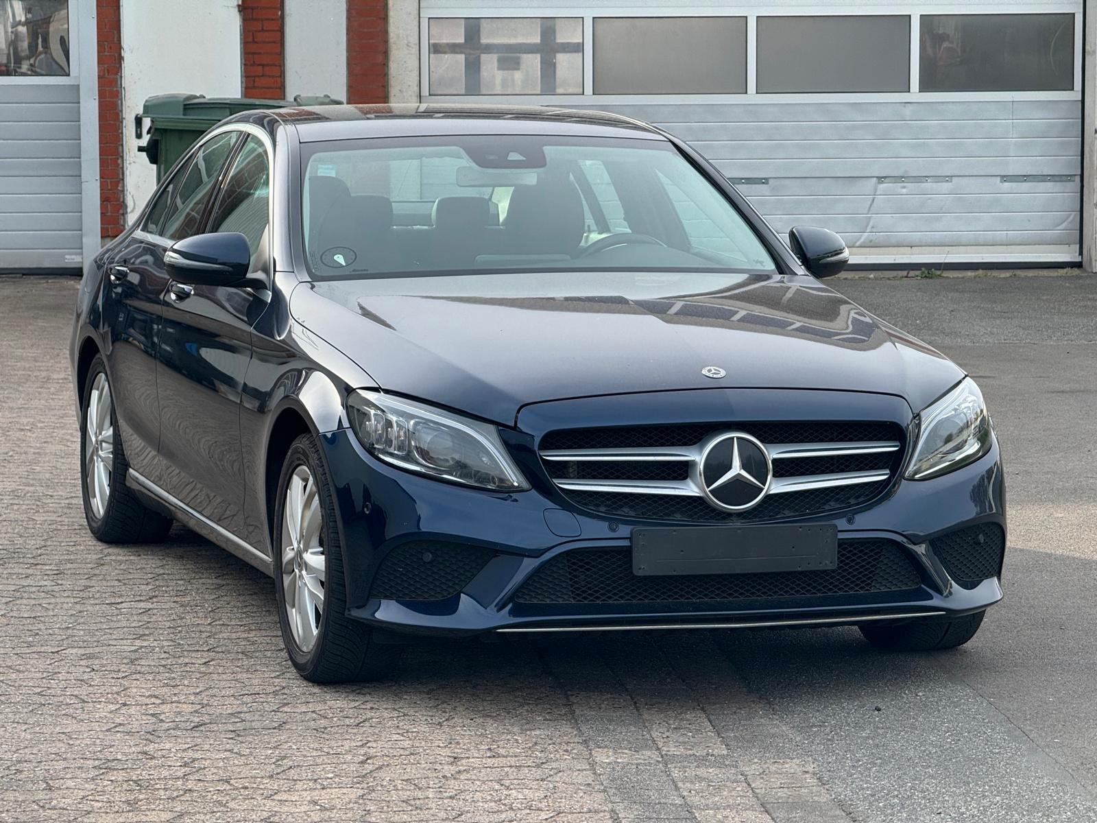 Mercedes-Benz C 200 C Limousine Avantgarde /Kamera/Teilleder