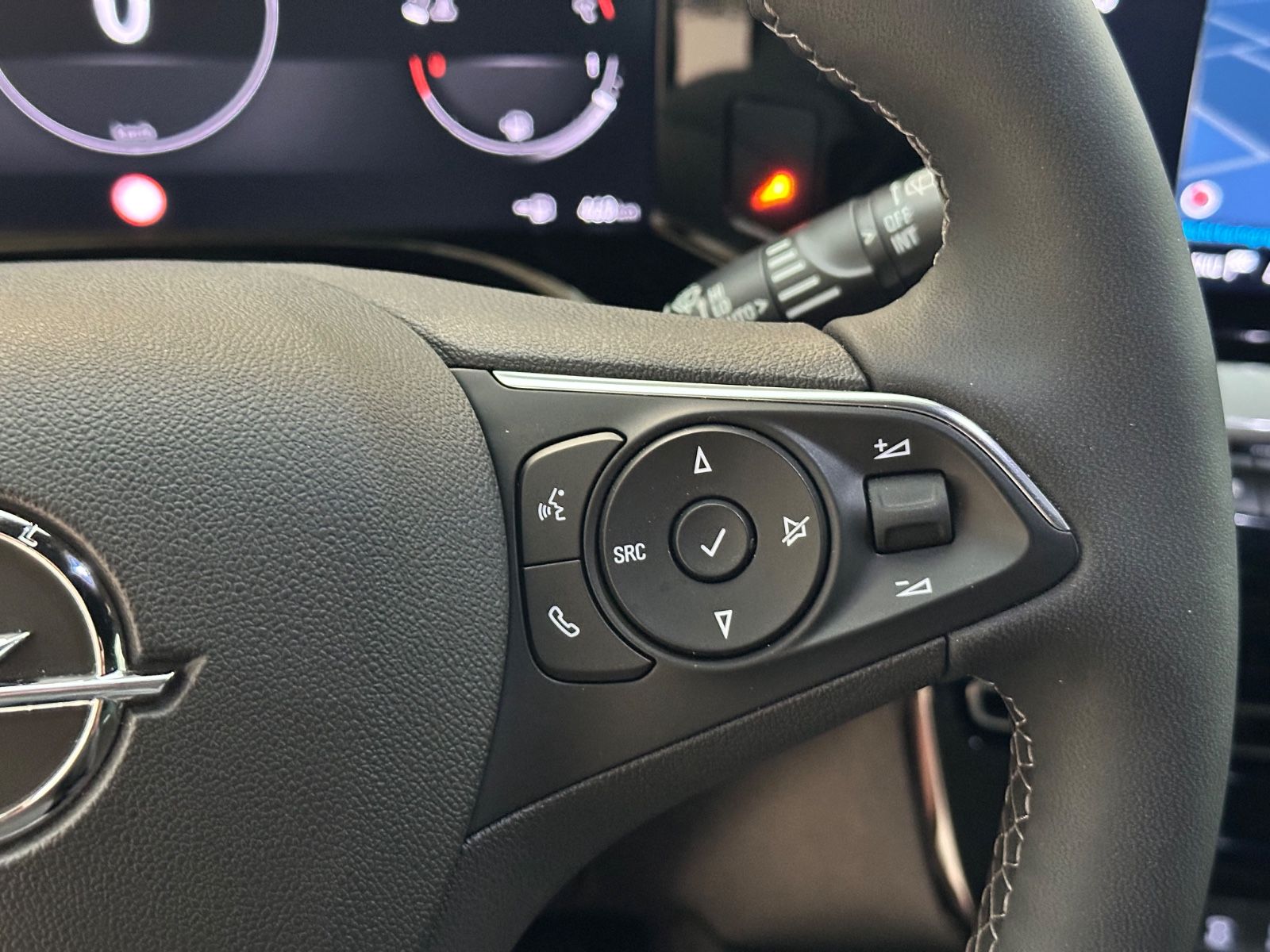 Fahrzeugabbildung Opel Mokka Ultimate 1.2T,Navi,Kamera,Sitzhz,Allw