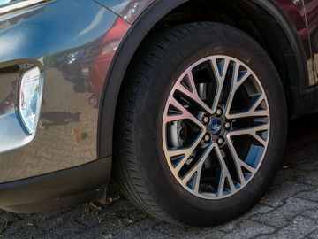 Ford Kuga 2.5 Plug-In Hybrid Titanium Stauassistent