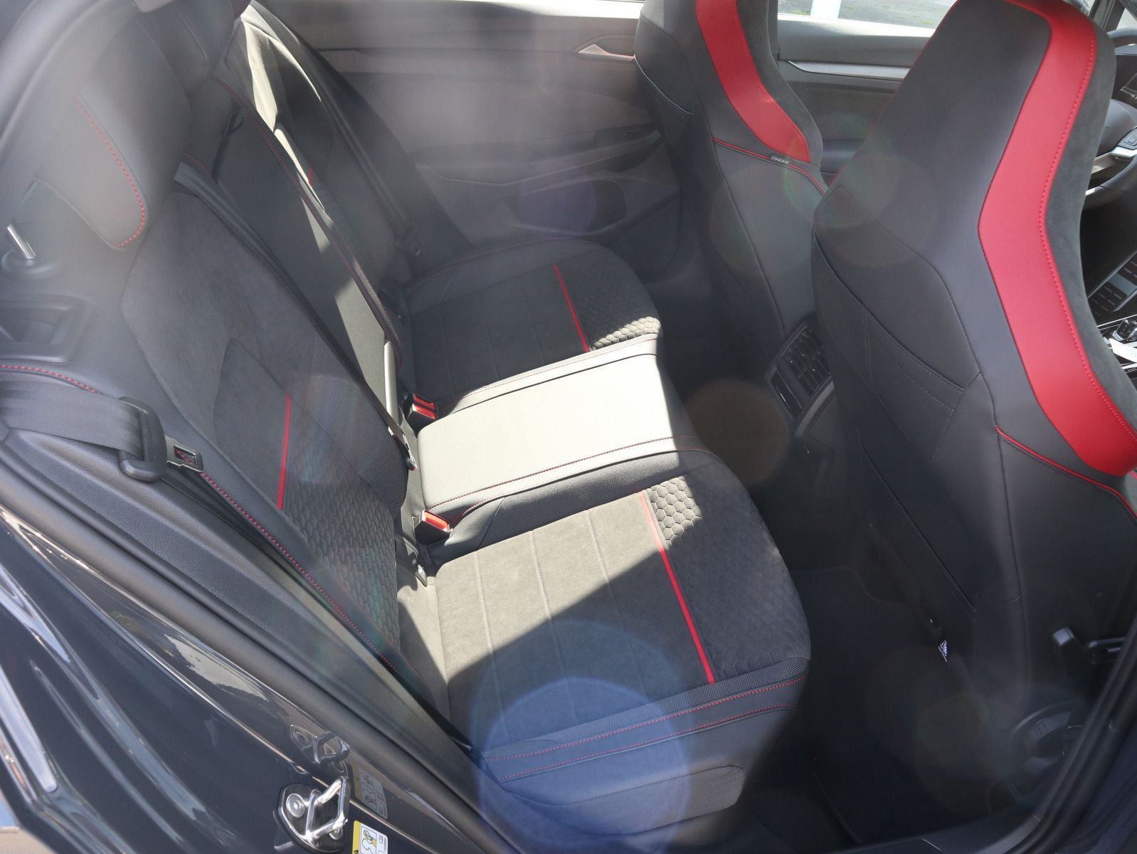 Volkswagen Golf GTI Clubsport 2,0 TSI OPF 221 kW (300 PS) D foto 11
