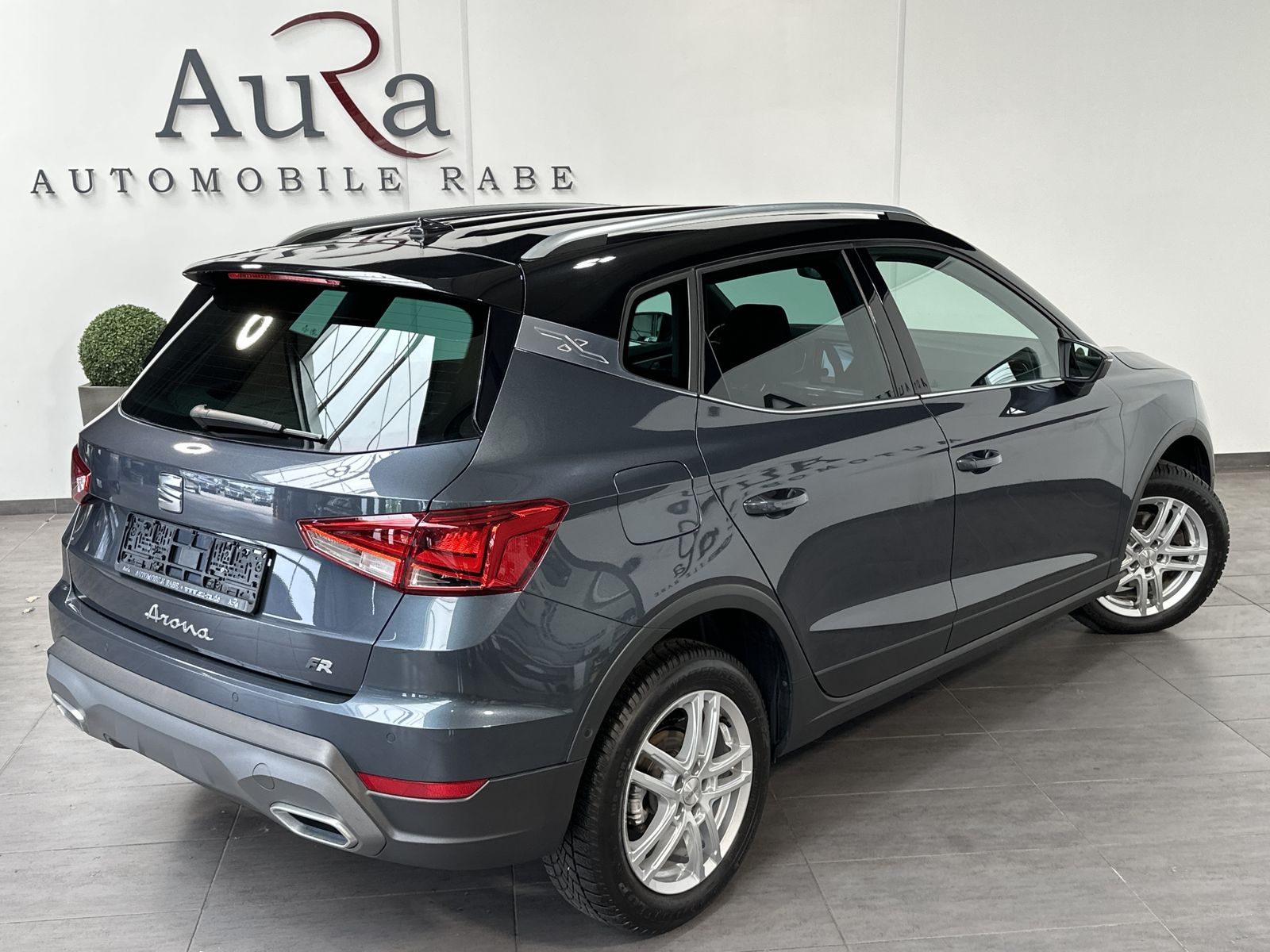 Fahrzeugabbildung SEAT Arona 1.5 TSI DSG FR NAV+LED+BEATS-AUDIO+VCOCK