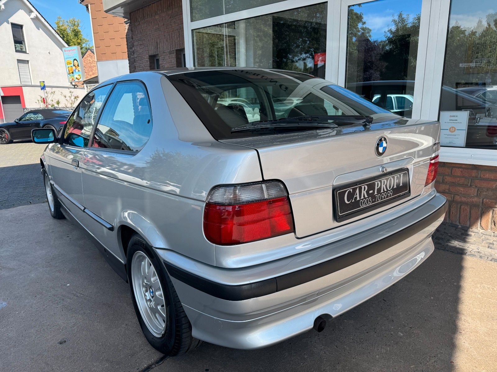 Fahrzeugabbildung BMW 316i Compact Automatik Leder/Klima/2.Hand