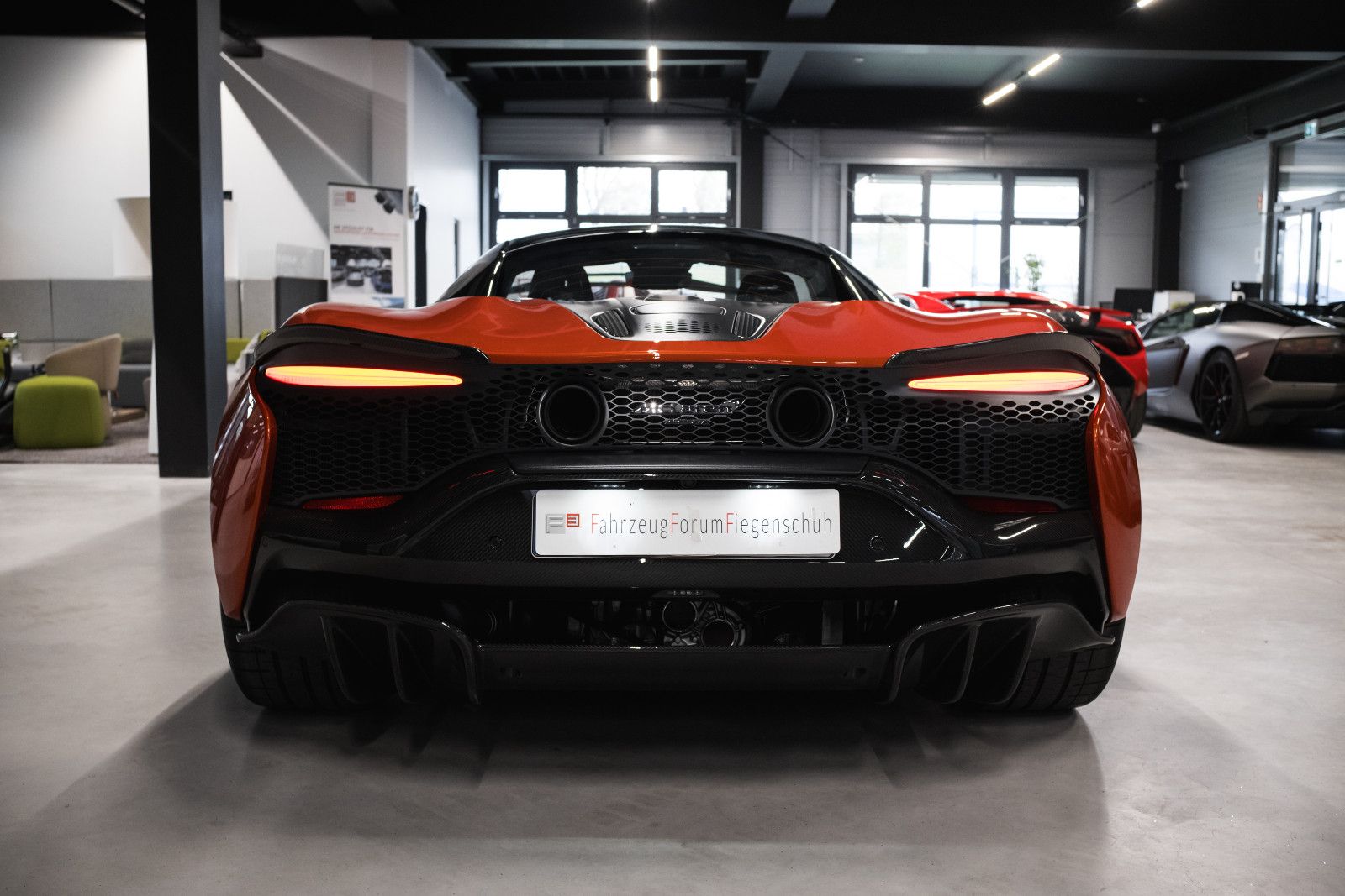 Fahrzeugabbildung McLaren Artura-Lift-Tech.Pack-Prac.Pack-B&W-Steuer!