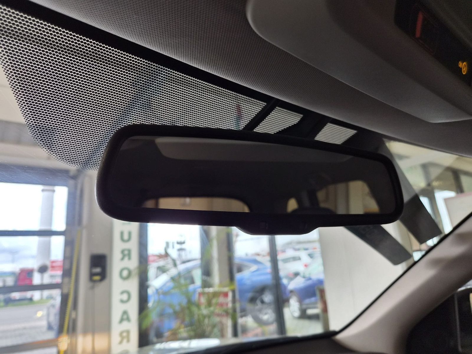 Fahrzeugabbildung Mitsubishi Outlander PHEV Basis Spirit 4WD / KAMERA /