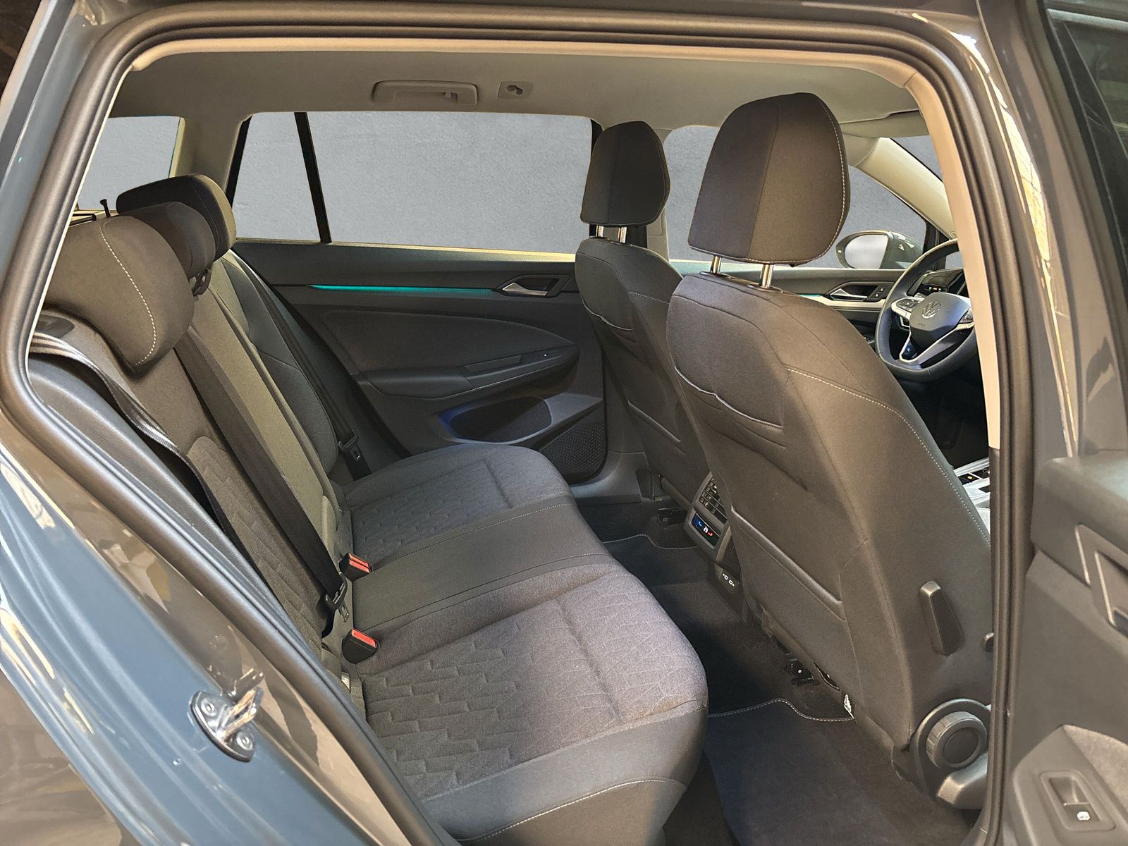 Fahrzeugabbildung Volkswagen Golf Variant 2.0 TDI Life SHZ HuD Kamera ACC