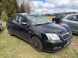 Toyota Avensis Kombi 2.0 Executive - gebrauchte Toyota Avensis aus dem Jahr 2003