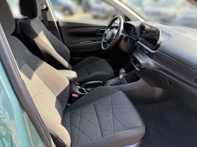 Fahrzeugabbildung Hyundai BAYON 1.0 T-Gdi (100PS) 48V DCT Trend Navipaket,