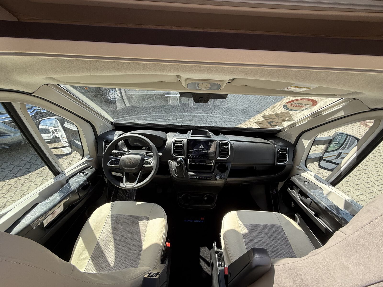 Fahrzeugabbildung Eura Mobil Profila T PT 720 EF MondialPakete 180PSAutomatik