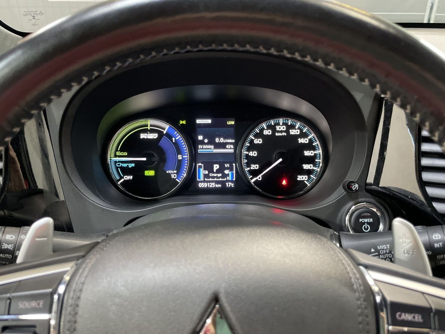 Fahrzeugabbildung Mitsubishi Outlander PHEV Top 4WD #Kamera#ACC#Bi-LED#Leder#
