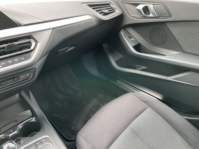 Fahrzeugabbildung BMW 118 i Advantage Autom. Navi, Sitzheizung, Tempom