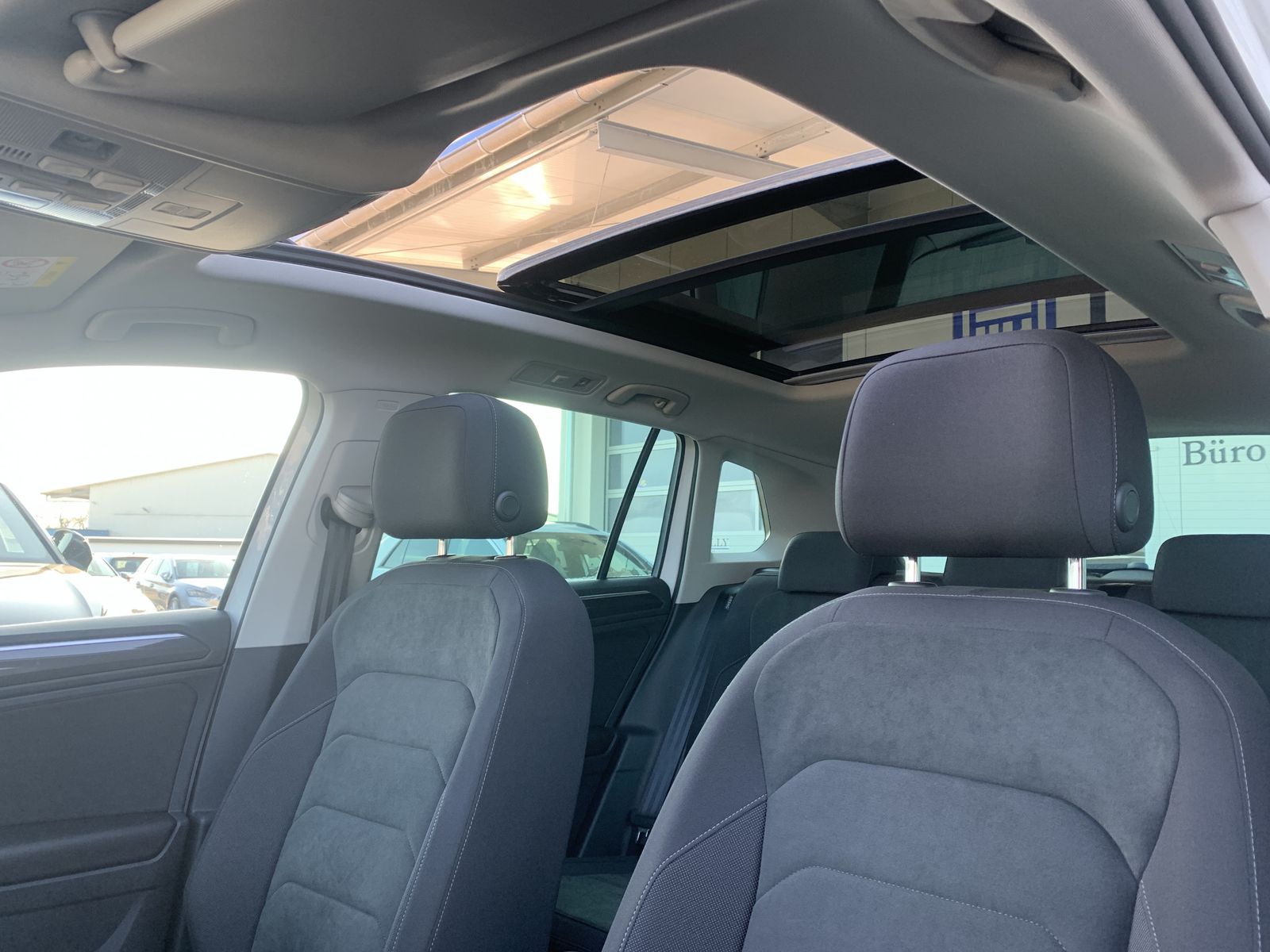 Fahrzeugabbildung Volkswagen Tiguan 2.0 TDI*Highline*4Motion*LED*Cam*STHZ*