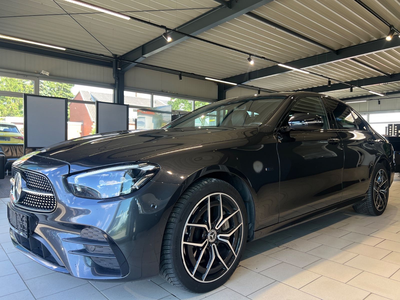 Mercedes-Benz E 300 E Limousine E 300 de imagem 3