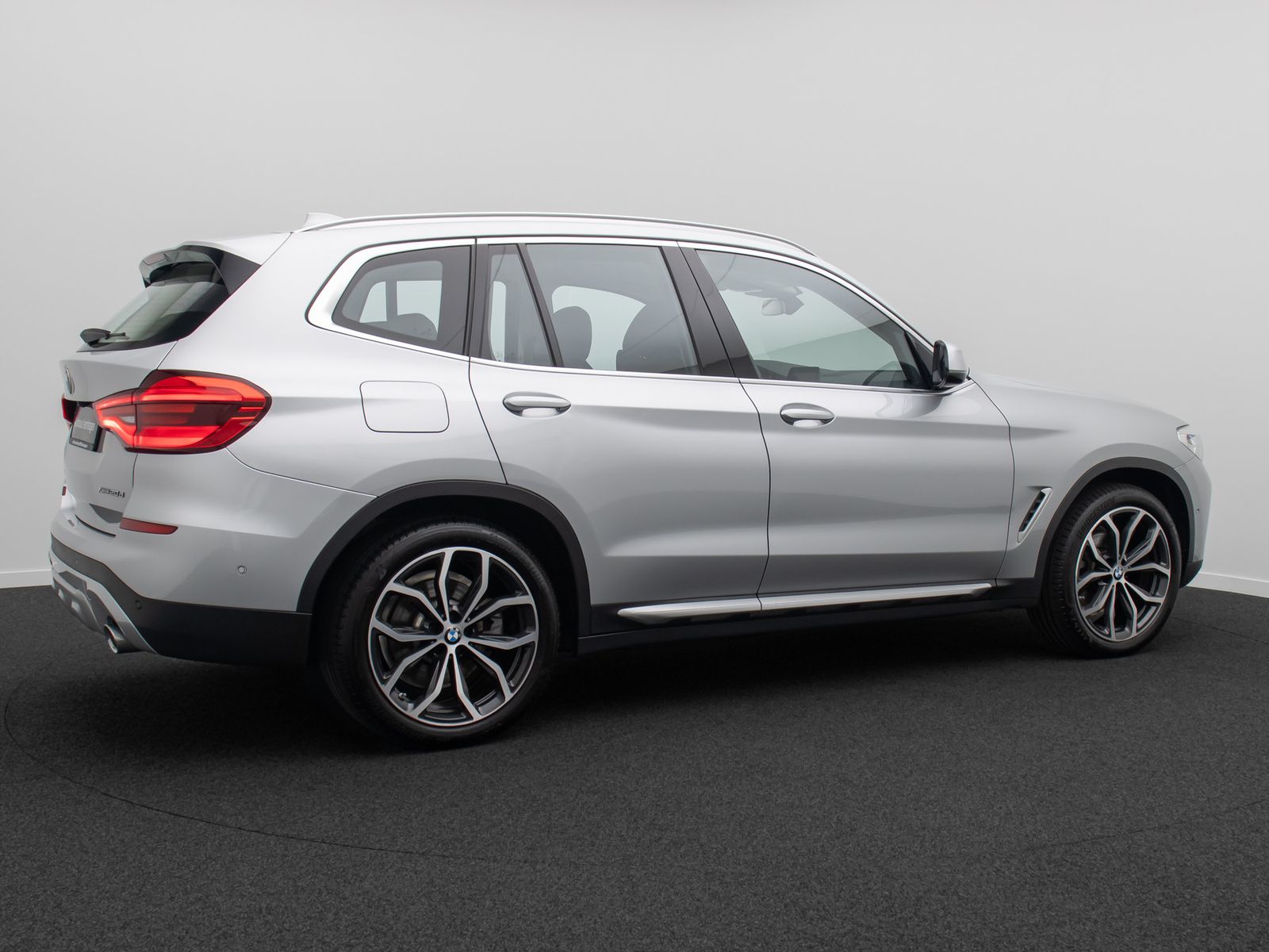 Fahrzeugabbildung BMW X3 xD20d  xLine Kamera DAB CockPit+AHK Sport 20"