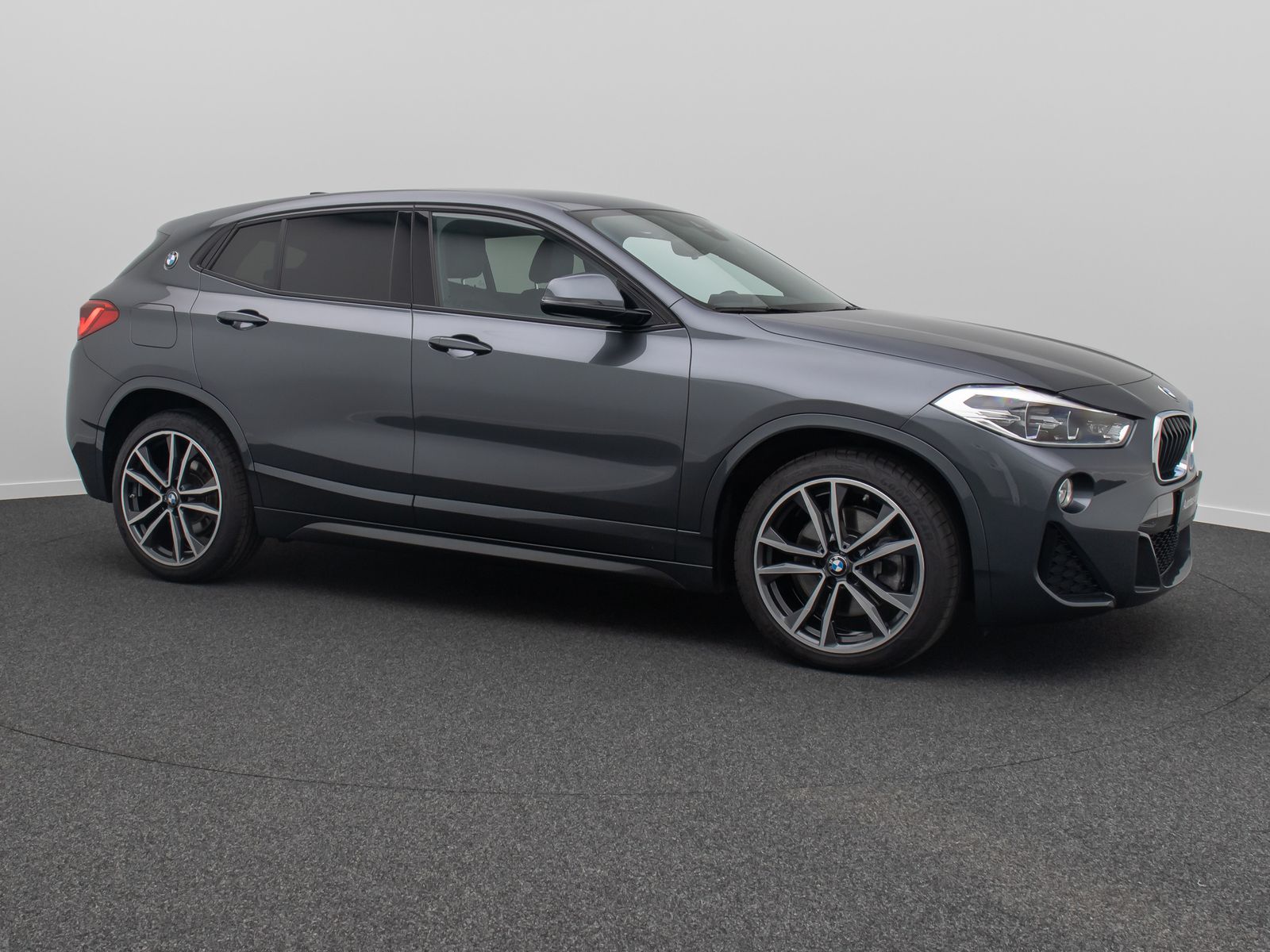 Fahrzeugabbildung BMW X2 xD20d M Sport Navi+ Alarm DAB HUD H/K 19Zoll
